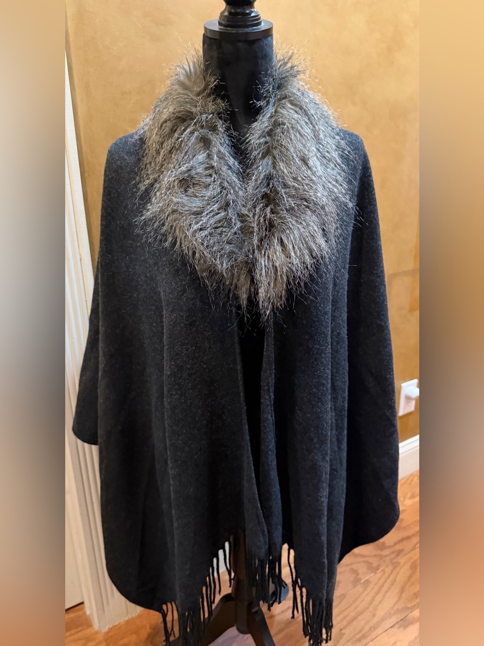 Charlie Paige Charcoal Faux-Fur Collar Cape/ Wrap
